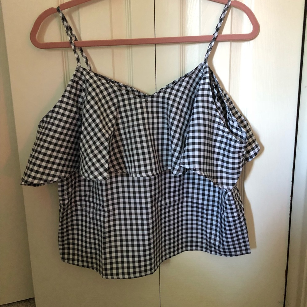 NWT Gingham Print top